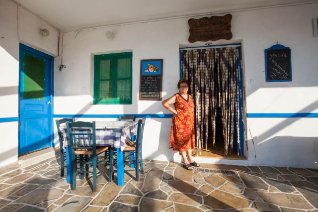 Folegandros-GrannysMatsata-WEB-0524